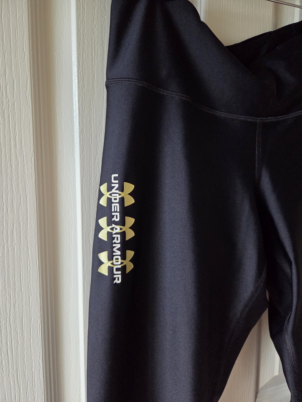 Under Armour Black Leggings with Mesh Accent